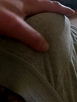 MuzzyFacing online show from November 25, 2025, 11:43 am