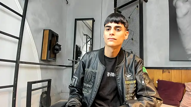 Dani mc1 online show from November 7, 2025, 11:48 am