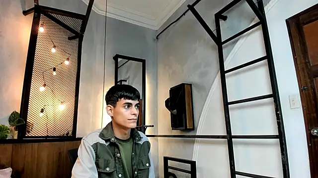 Dani mc1 online show from October 15, 2025, 11:29 am