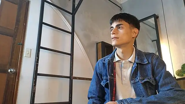 Dani mc1 online show from December 16, 2025, 11:25 am