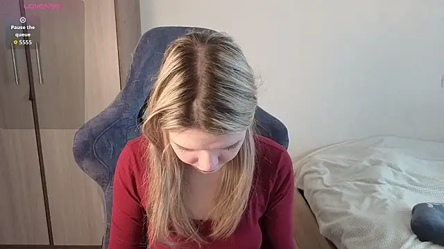 Snapshot of KatanaSVibe chatting on February 9, 2026, 10:57 am KatanaSVibe online show from February 9, 2026, 10:57 am