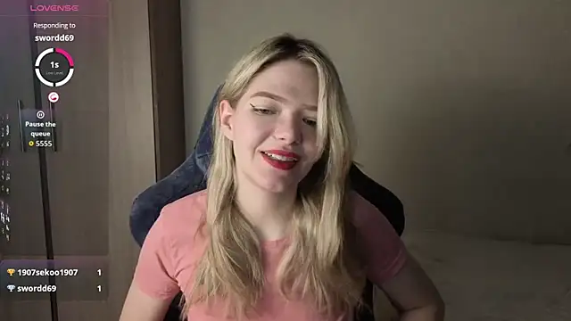 Snapshot of KatanaSVibe chatting on February 3, 2026, 1:38 pm KatanaSVibe online show from February 3, 2026, 1:38 pm