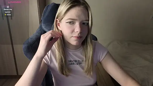 KatanaSVibe online show from November 26, 2025, 11:43 am