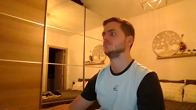 syl01 online show from October 6, 2025, 5:24 pm