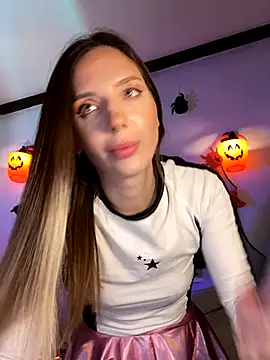 LINA ALL EYES ON YOU online show from October 25, 2025, 5:46 pm