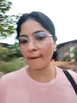 Lily-o online show from December 4, 2025, 10:42 pm