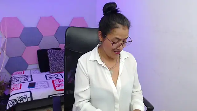 AmandaPeet online show from November 6, 2025, 7:51 pm