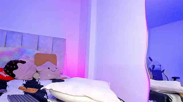 Baby Steff online show from October 21, 2025, 3:39 am