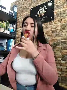 Snapshot of AMATISTA__16 chatting on July 31, 2026, 12:48 pm AMATISTA 16 online show from July 31, 2026, 12:48 pm