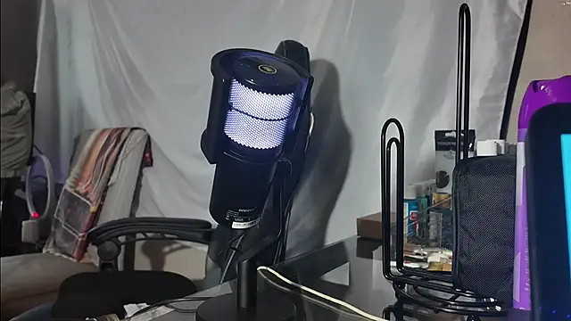 Snapshot of Triggerhappycj100 chatting on April 22, 2026, 7:09 pm Triggerhappycj100 online show from April 22, 2026, 7:09 pm