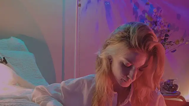 WendyGilber online show from April 24, 2026, 8:44 pm