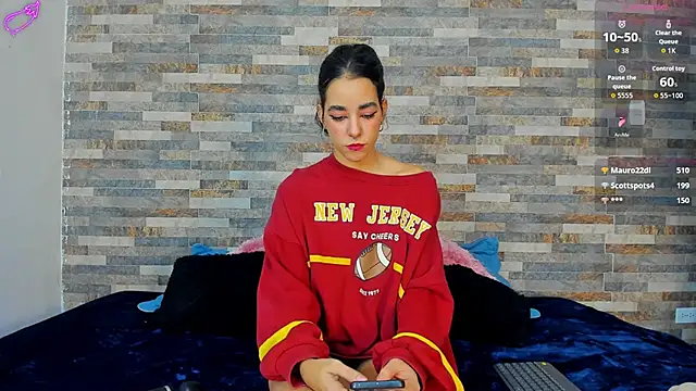 violett  golden online show from October 7, 2025, 2:12 am