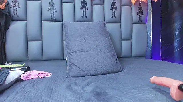 Roxana gomez online show from October 28, 2025, 3:18 am