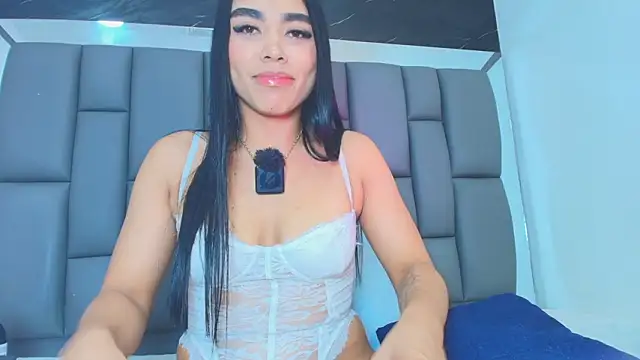 Snapshot of Roxana_gomez chatting on February 19, 2026, 3:25 am Roxana gomez online show from February 19, 2026, 3:25 am