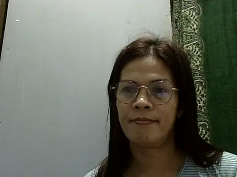 juicycum069 online show from October 17, 2025, 10:22 pm