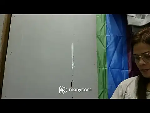 juicycum069 online show from January 9, 2026, 11:44 pm