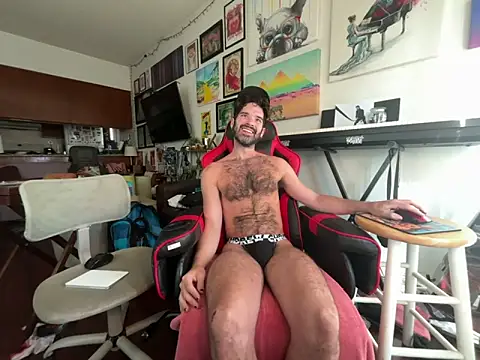 Snapshot of Pupscritch chatting on June 17, 2026, 4:06 pm Pupscritch online show from June 17, 2026, 4:06 pm