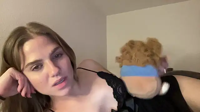 Snapshot of sweetceeme chatting on February 9, 2026, 2:42 am sweetceeme online show from February 9, 2026, 2:42 am