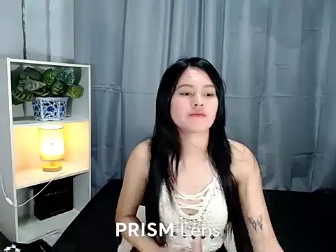 Snapshot of Urasian_ladybug chatting on October 9, 2025, 4:57 am Urasian ladybug online show from October 9, 2025, 4:57 am