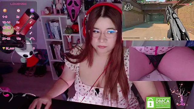 Pink girl0n online show from December 3, 2025, 10:09 pm