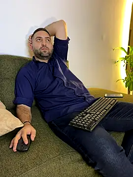 Samuel19cm  online show from October 21, 2025, 4:34 am