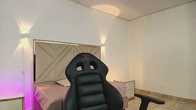 Violet tay1 online show from October 11, 2025, 1:01 pm