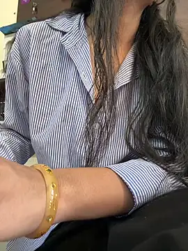 Snapshot of modelnishu chatting on March 1, 2026, 5:40 am modelnishu online show from March 1, 2026, 5:40 am