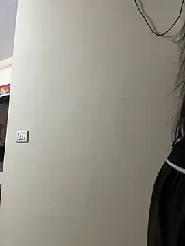 modelnishu online show from April 5, 2026, 2:35 pm