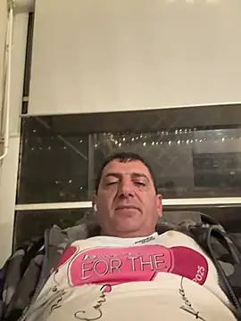 BULLBSX online show from April 15, 2026, 8:42 pm