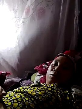 Mamapm20 online show from October 16, 2025, 1:41 pm