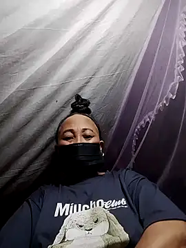 Mamapm20 online show from October 15, 2025, 12:46 pm