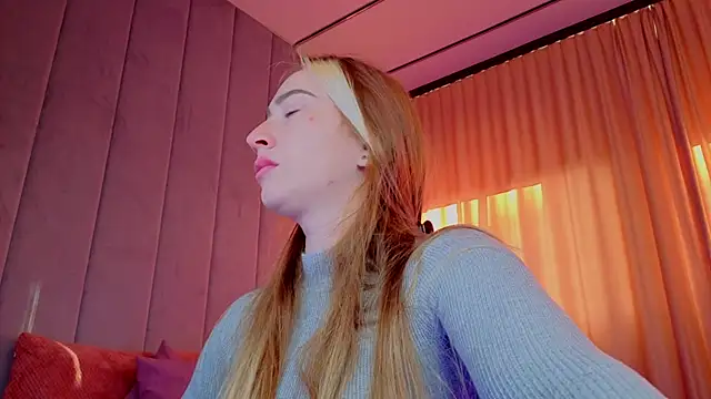 Snapshot of Reina_Cummings chatting on October 24, 2025, 6:01 am Reina Cummings online show from October 24, 2025, 6:01 am