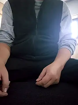 starvingo2002 online show from October 31, 2025, 5:26 am