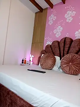 Snapshot of AlissonPeach01 chatting on October 17, 2025, 1:57 pm AlissonPeach01 online show from October 17, 2025, 1:57 pm