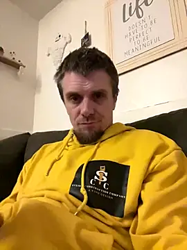 alwayshorny90 online show from November 19, 2025, 3:28 am