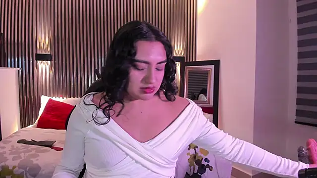 SyraPalmer online show from October 9, 2025, 3:40 am