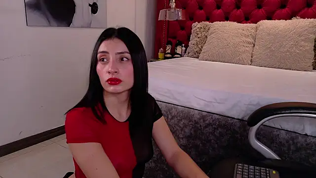 Snapshot of ZaraGold chatting on November 10, 2025, 10:37 pm ZaraGold online show from November 10, 2025, 10:37 pm