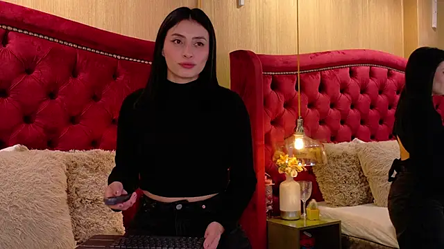 Snapshot of ZaraGold chatting on November 16, 2025, 9:19 pm ZaraGold online show from November 16, 2025, 9:19 pm