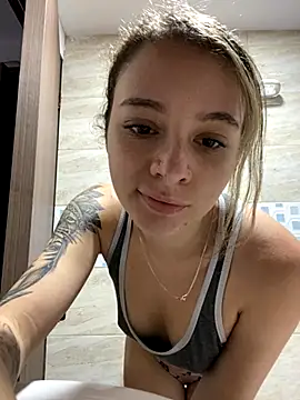 karla-thomsom10 online show from September 22, 2025, 10:49 pm