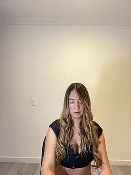 Zara Ross online show from October 7, 2025, 1:17 am