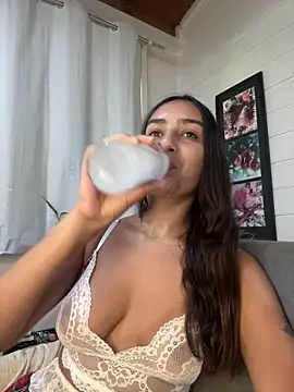 Snapshot of hannahhotwife chatting on April 15, 2026, 7:07 pm hannahhotwife online show from April 15, 2026, 7:07 pm