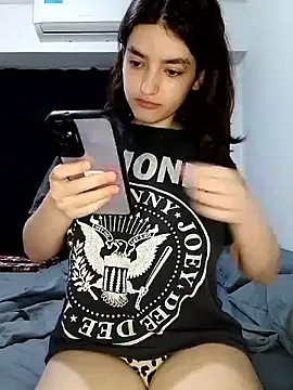 Snapshot of abrilour chatting on September 29, 2025, 8:47 pm abrilour online show from September 29, 2025, 8:47 pm