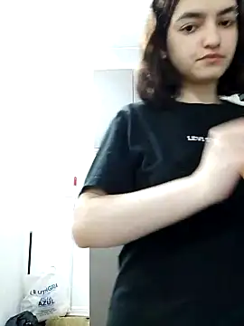 Snapshot of abrilour chatting on October 2, 2025, 11:41 pm abrilour online show from October 2, 2025, 11:41 pm