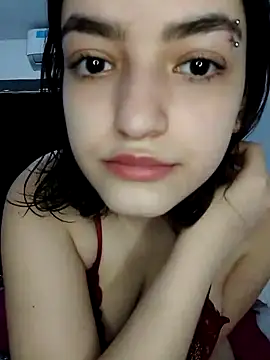 Snapshot of abrilour chatting on September 12, 2025, 5:45 pm abrilour online show from September 12, 2025, 5:45 pm