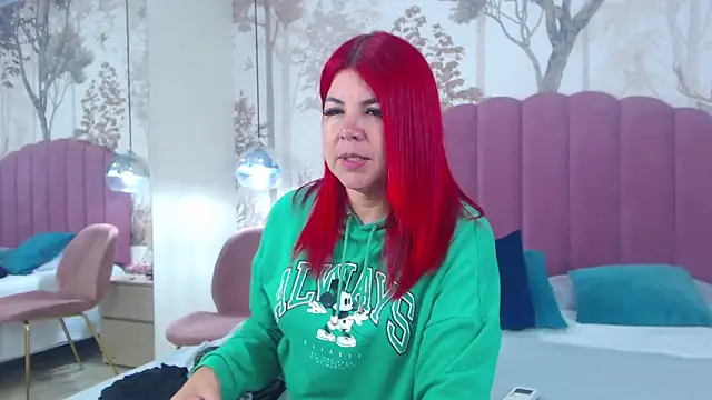 CorineRay online show from November 28, 2025, 7:03 pm