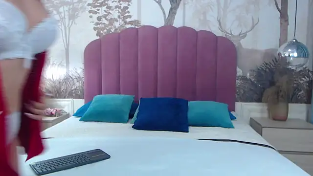 CorineRay online show from October 28, 2025, 1:28 am