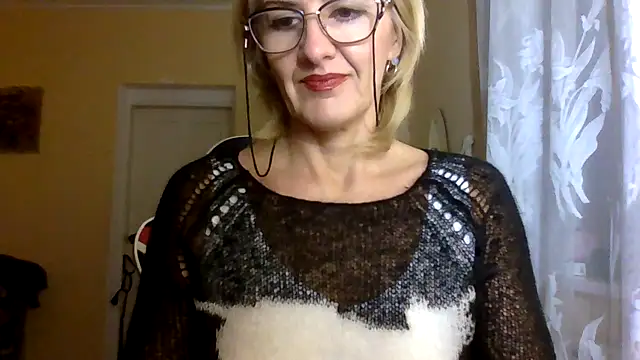 TianaQLove online show from October 10, 2025, 2:40 pm