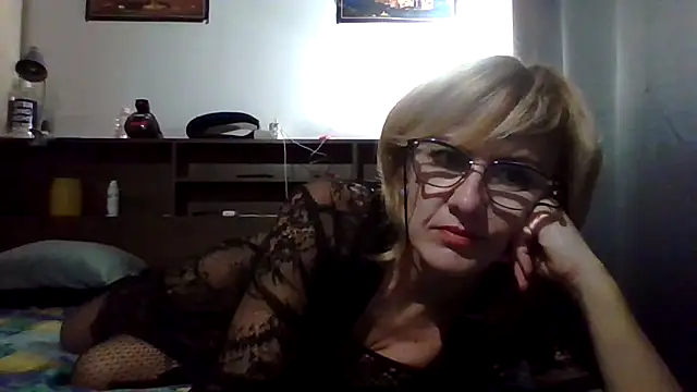 TianaQLove online show from November 26, 2025, 3:01 pm