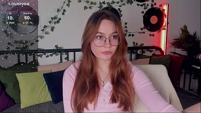 Snapshot of LanaAirlie chatting on November 15, 2025, 3:10 am LanaAirlie online show from November 15, 2025, 3:10 am