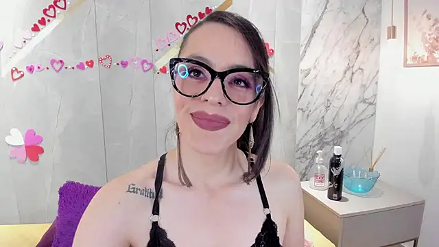 IsisNoir online show from March 13, 2026, 1:05 pm